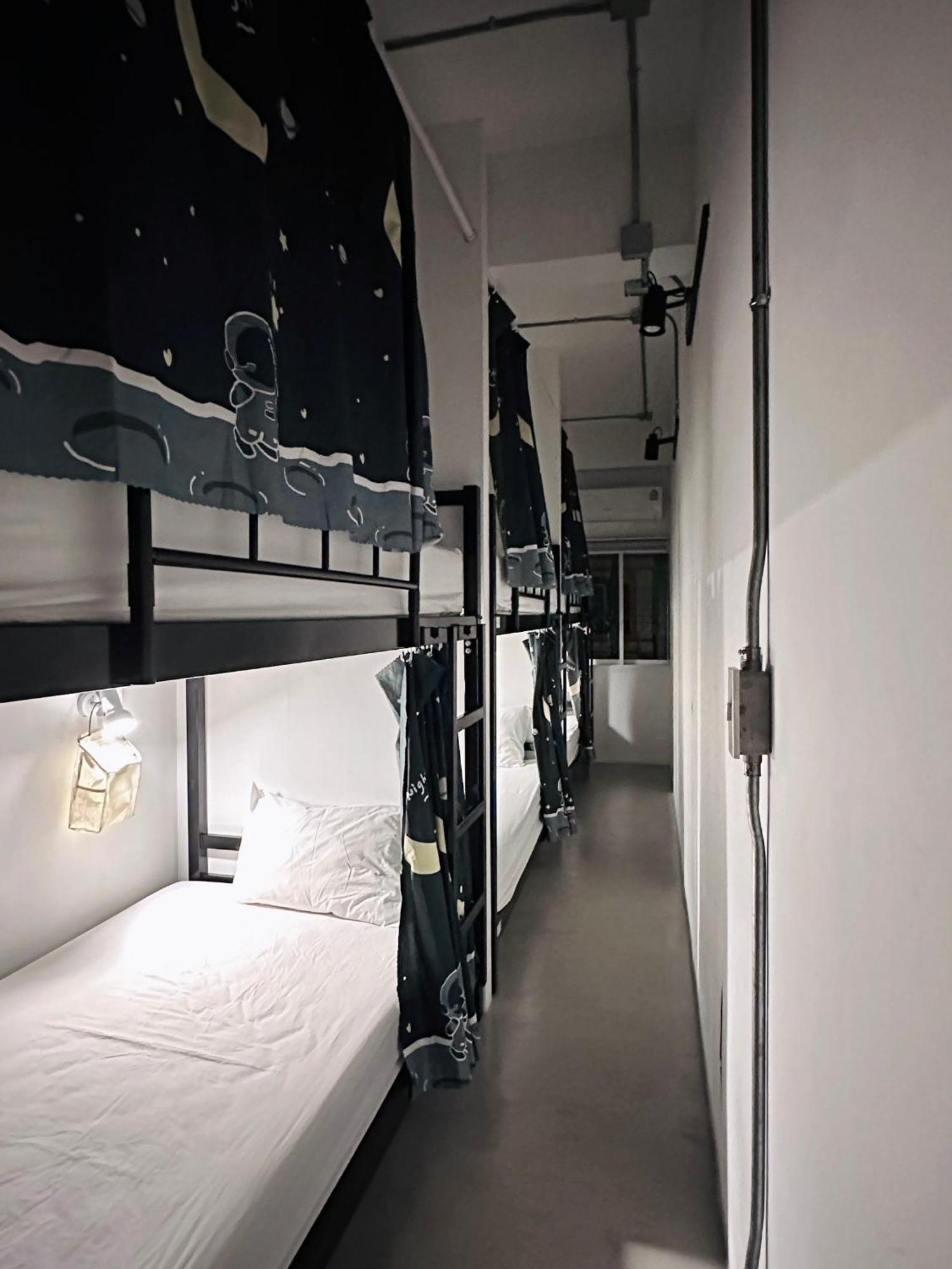 Prachan Hostel Thongsala Exteriör bild