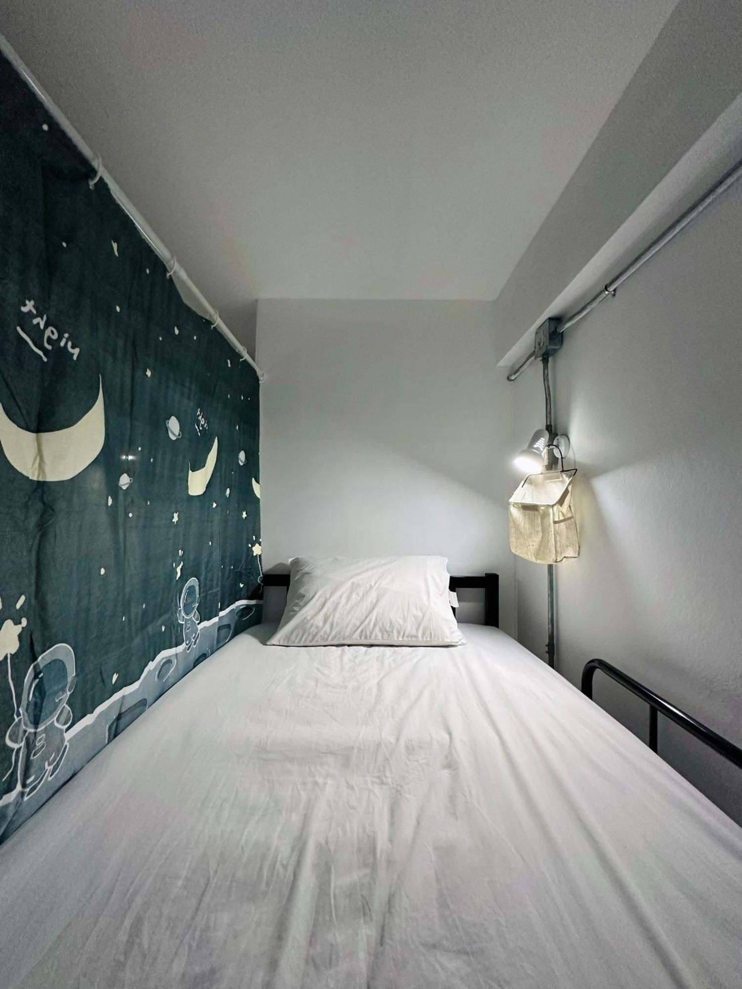 Prachan Hostel Thongsala Exteriör bild